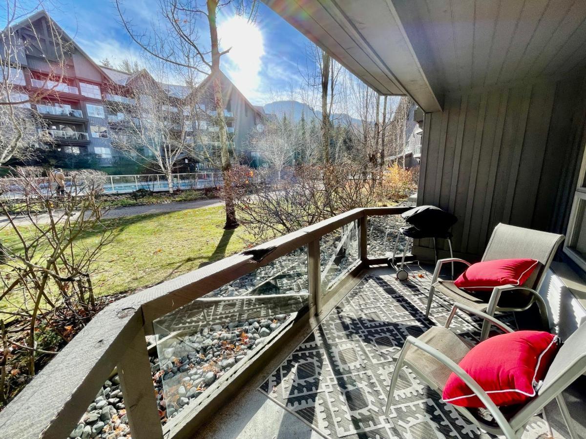 Best Ski In Ski Out Condo At Whistler Exteriör bild