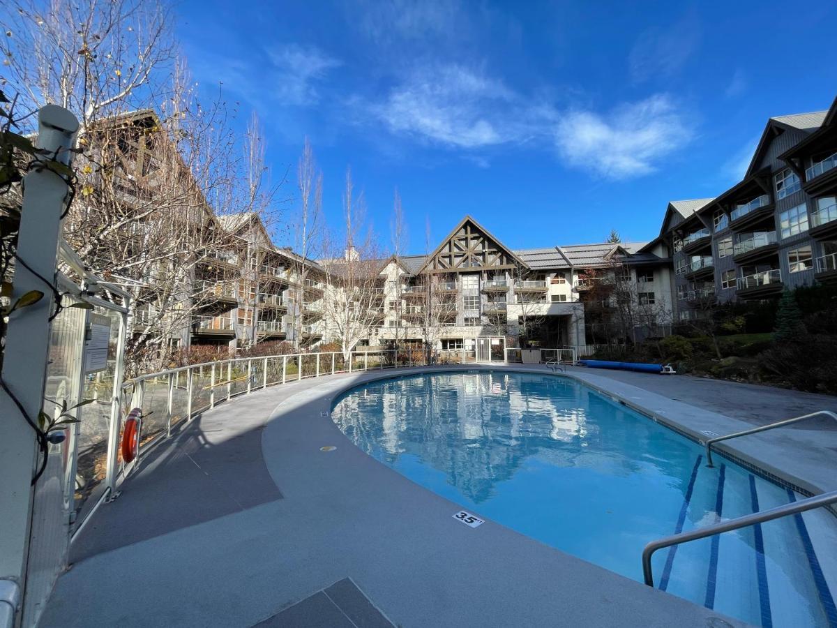 Best Ski In Ski Out Condo At Whistler Exteriör bild